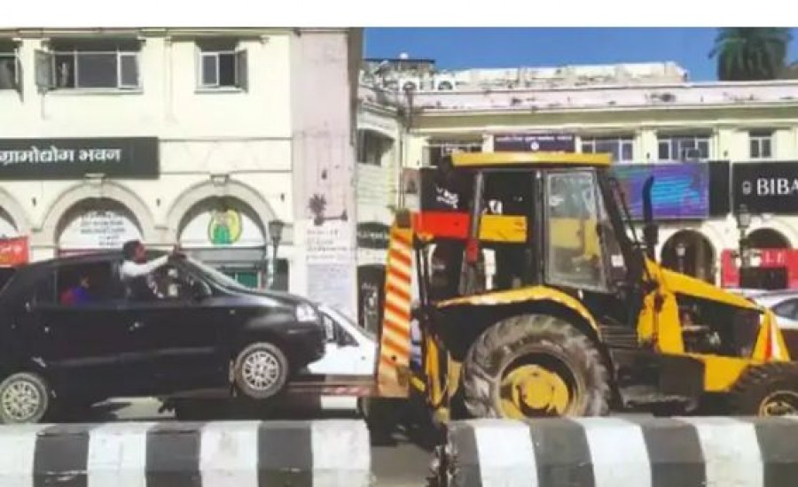 #Lucknow: Park your vehicle in the parking lot instead of on the road